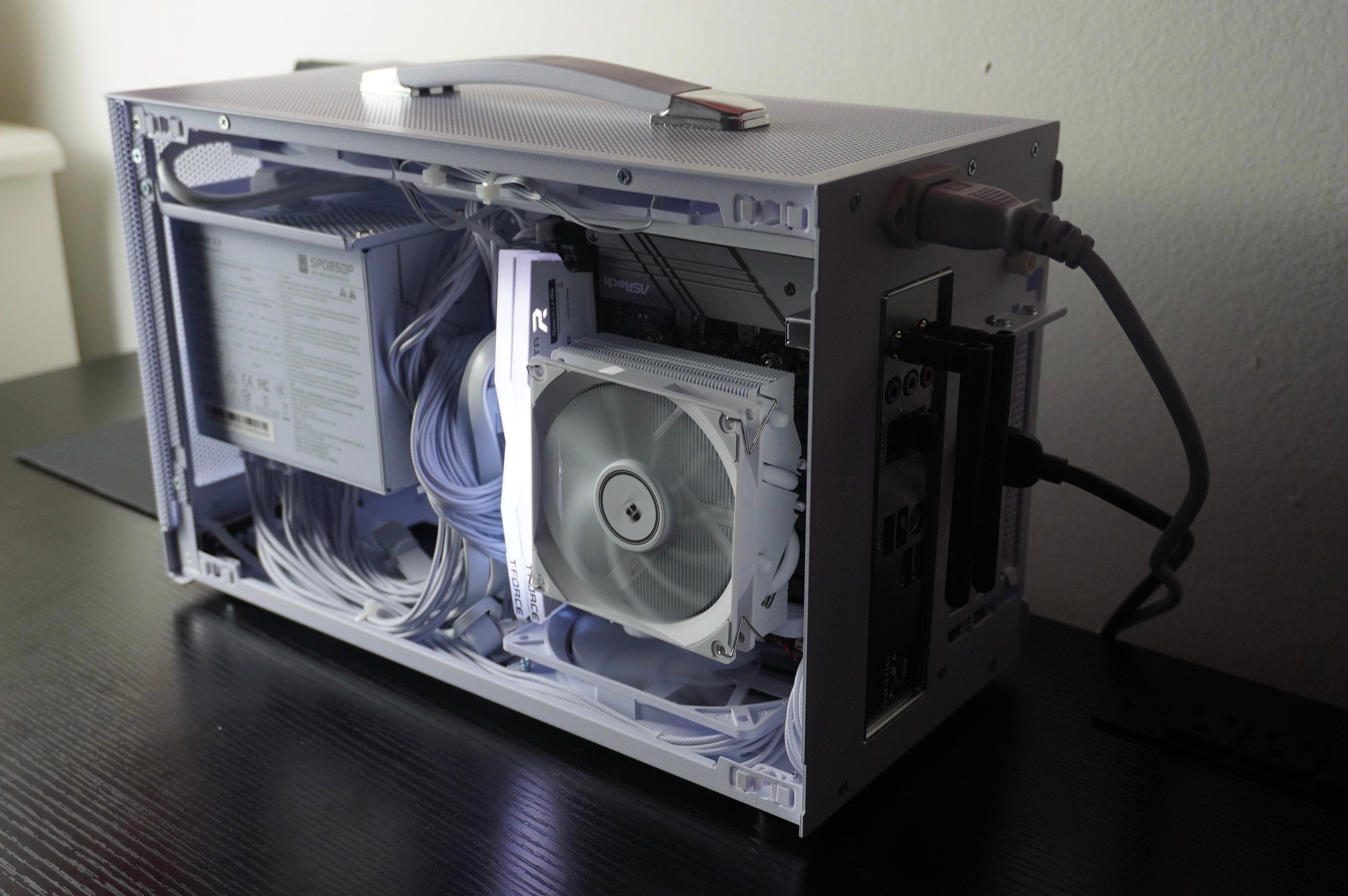 White Mini-ITX Gaming PC | RTX 4060 8GB, 1TB SSD, Ryzen 5 5500, 16GB DDR4-3200